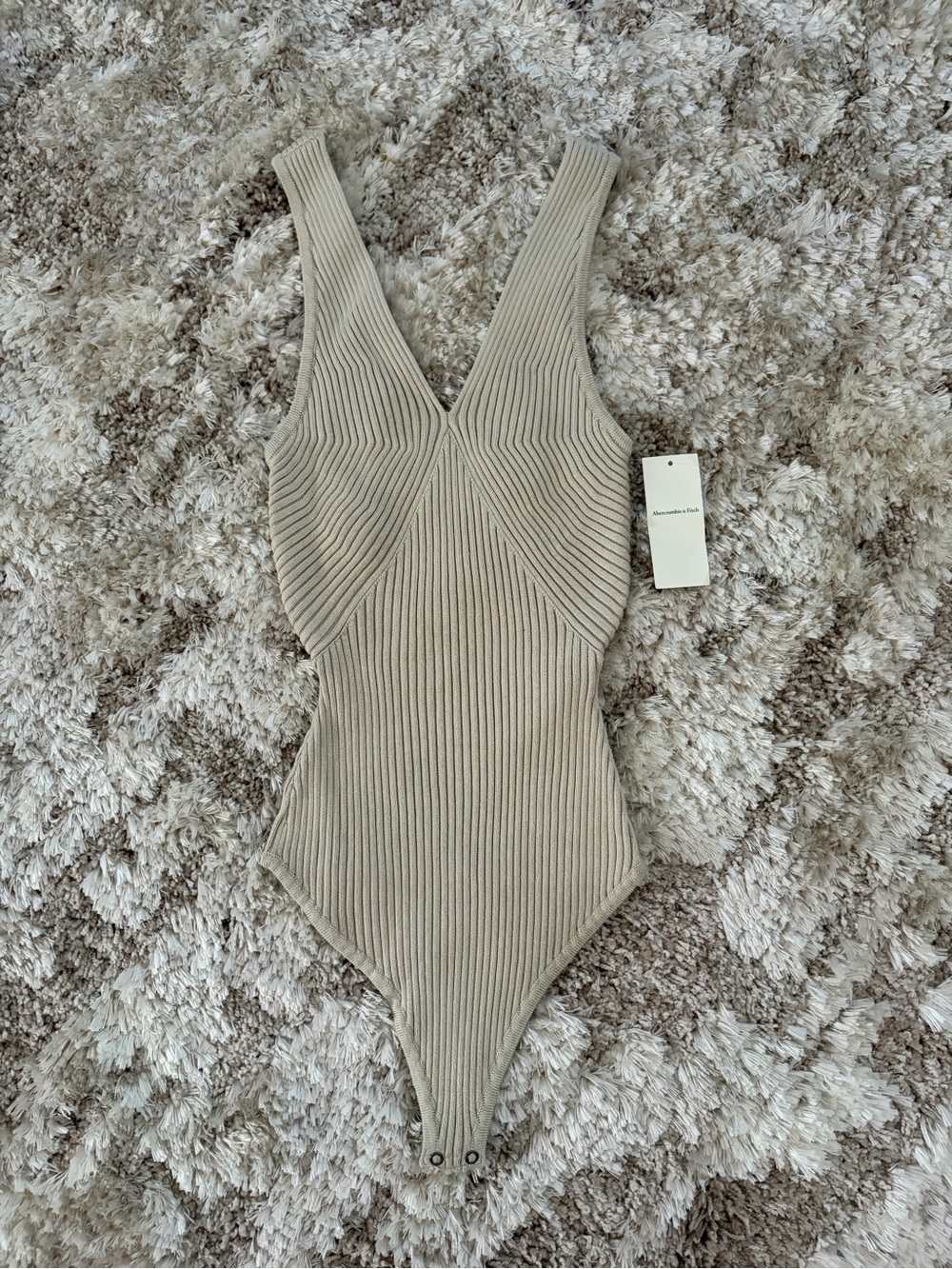 NWT Abercrombie & Fitch Ribbed V-Neck Bodysuit in Taupe